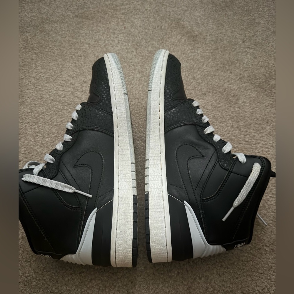 Jordan 1 - Picture 5 of 8